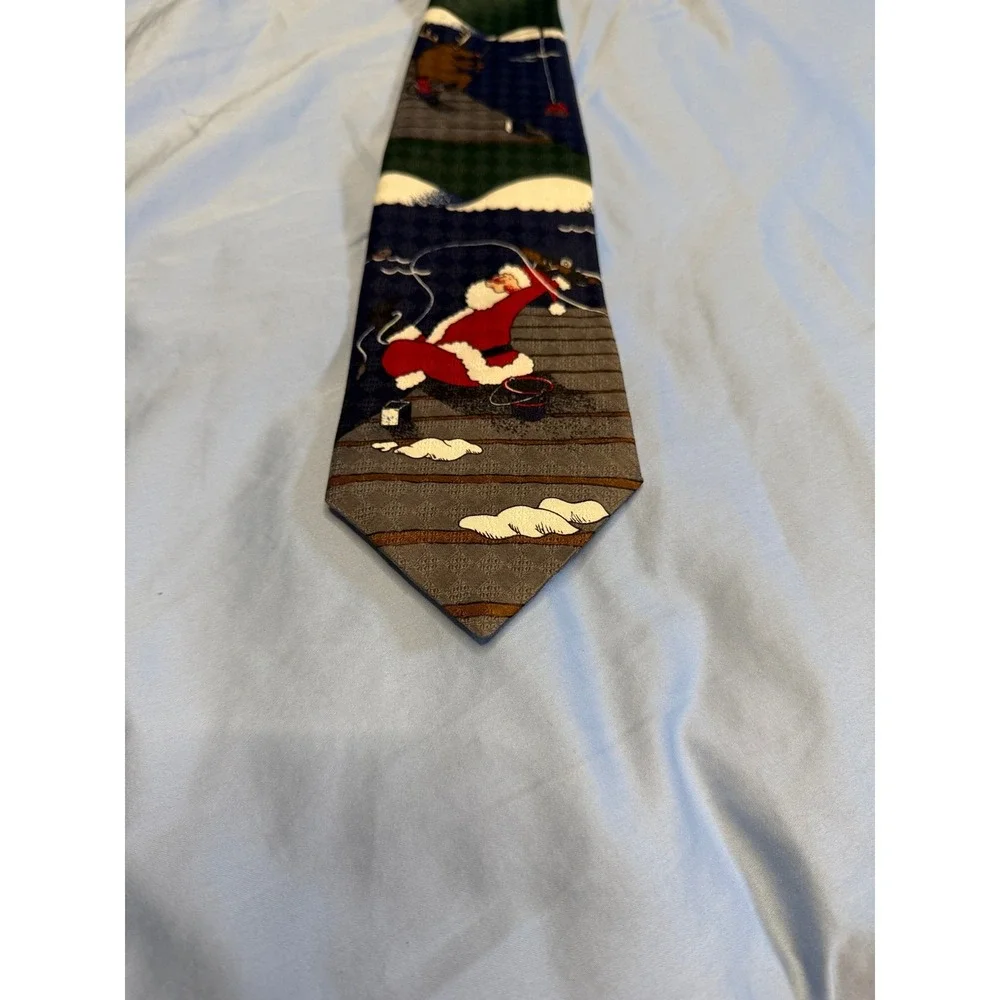 Hallmark Specialties Santa Reindeer‎ Fishing Christmas Holiday Tie Green